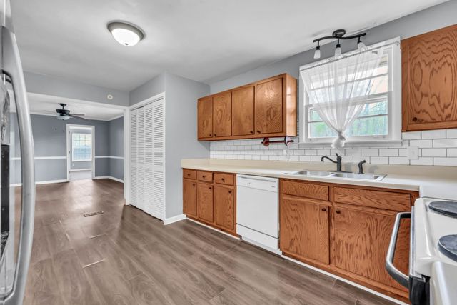 751 Hogan Rd, Clarksville, TN 37043