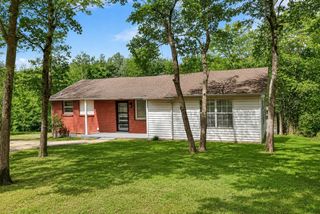 751 Hogan Rd, Clarksville, TN 37043