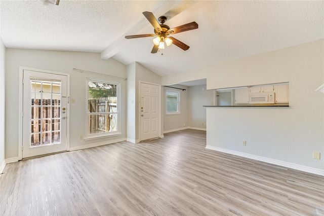 526 Cutty TRL B, Lakeway, TX 78734