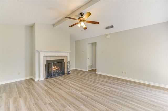526 Cutty TRL B, Lakeway, TX 78734