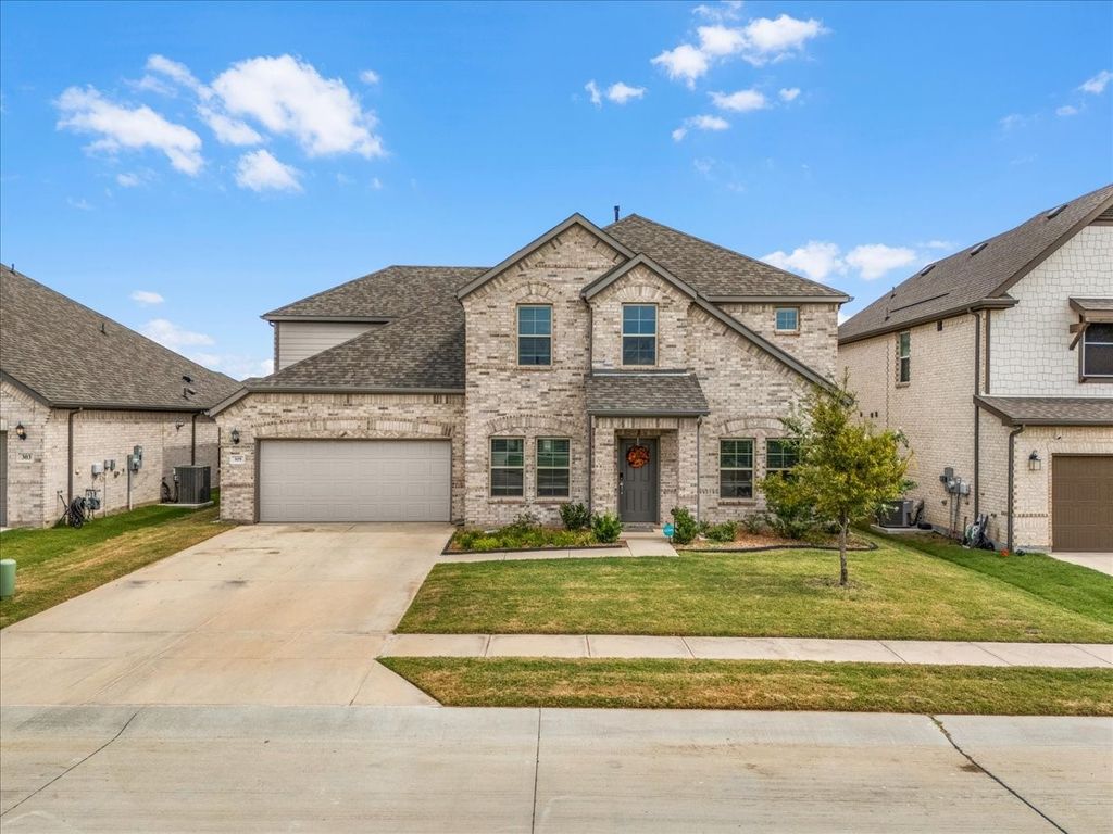 305 Laurel Drive, Justin, TX 76247 — exterior