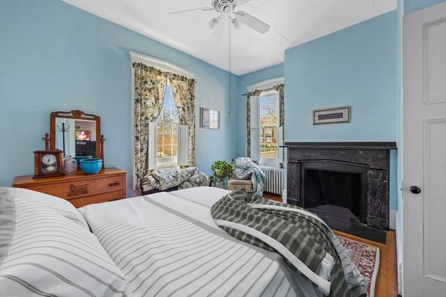 76 Cottage, New Bedford, MA 02740