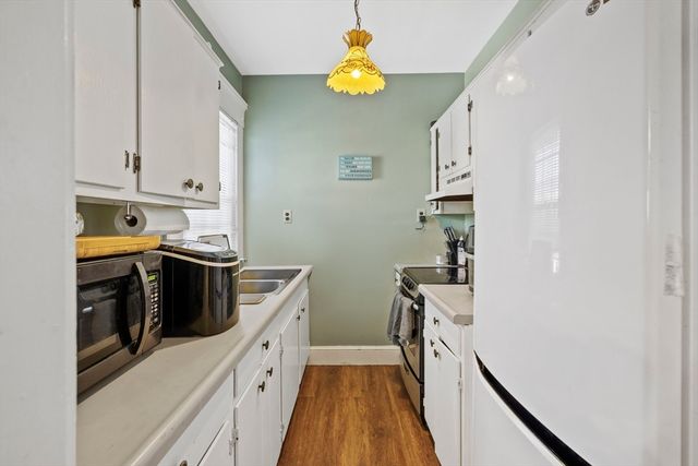 76 Cottage, New Bedford, MA 02740