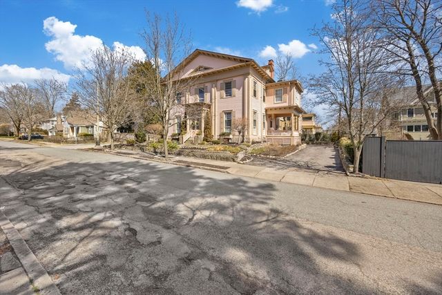 76 Cottage, New Bedford, MA 02740