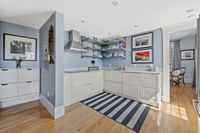 76 Cottage, New Bedford, MA 02740