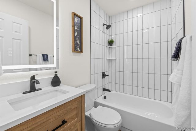 1219 Lilac Drive, Lochbuie, CO 80603