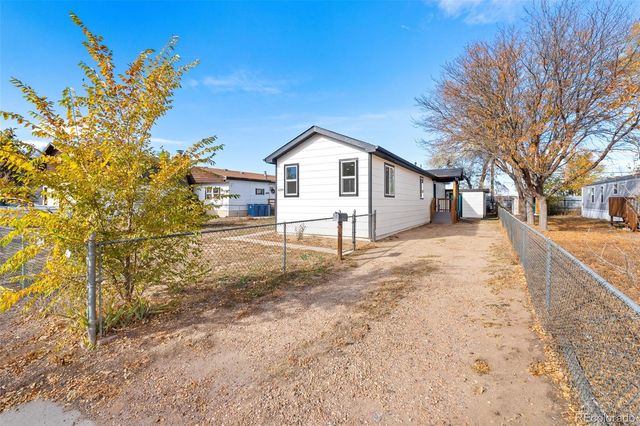 1219 Lilac Drive, Lochbuie, CO 80603