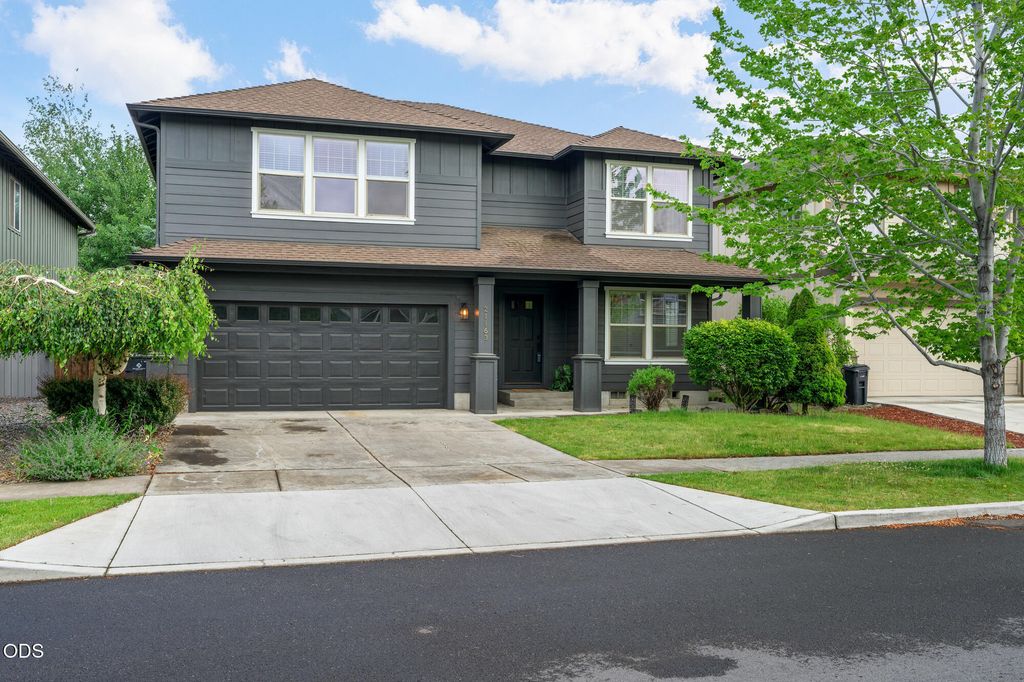 21163 Clairaway Avenue, Bend, OR 97702