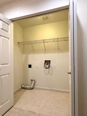 2473 Huckleberry Cir, West Sacramento, CA 95691