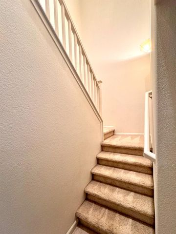 2473 Huckleberry Cir, West Sacramento, CA 95691