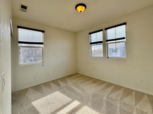 2473 Huckleberry Cir, West Sacramento, CA 95691