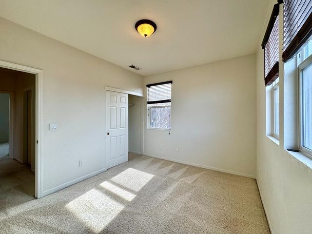 2473 Huckleberry Cir, West Sacramento, CA 95691