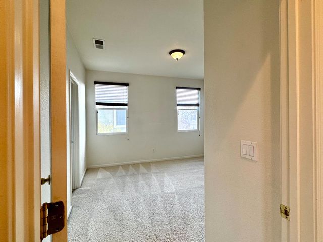 2473 Huckleberry Cir, West Sacramento, CA 95691