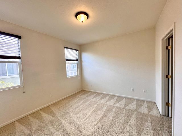 2473 Huckleberry Cir, West Sacramento, CA 95691