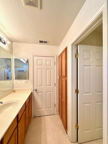 2473 Huckleberry Cir, West Sacramento, CA 95691