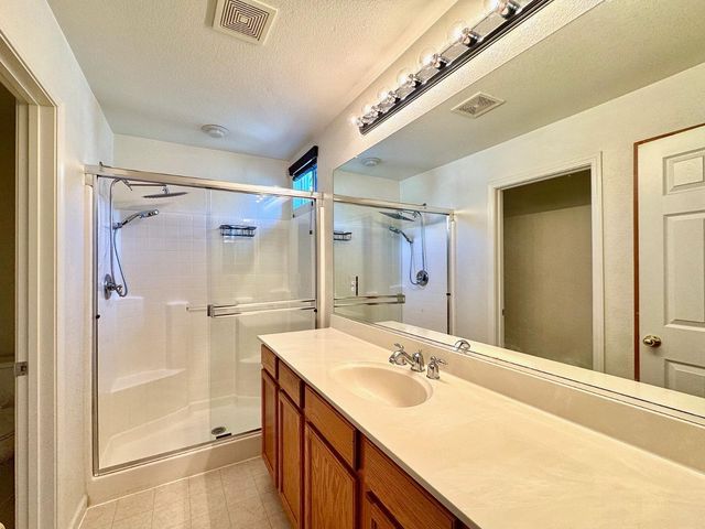 2473 Huckleberry Cir, West Sacramento, CA 95691