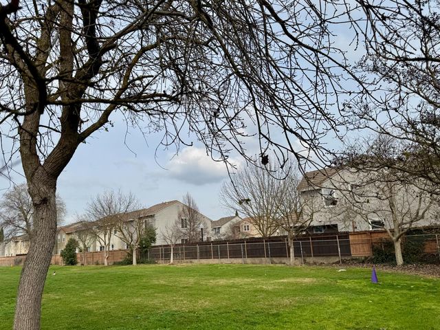 2473 Huckleberry Cir, West Sacramento, CA 95691