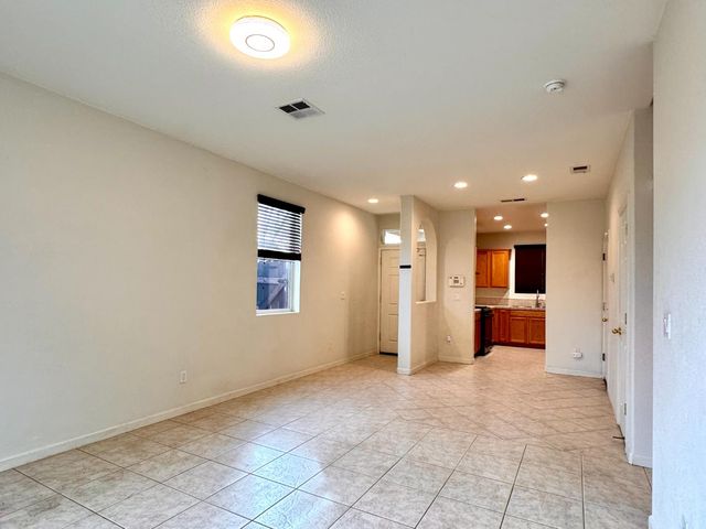 2473 Huckleberry Cir, West Sacramento, CA 95691