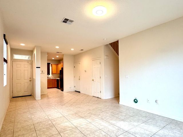 2473 Huckleberry Cir, West Sacramento, CA 95691