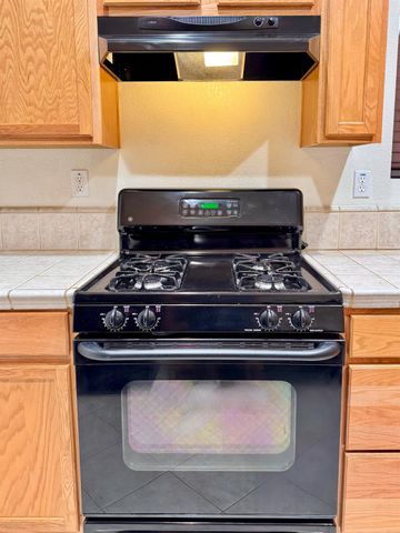 2473 Huckleberry Cir, West Sacramento, CA 95691