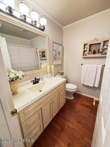 6 Kresson Court, Toms River, NJ 08757