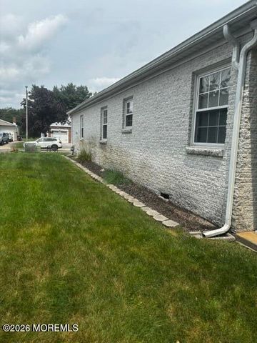 6 Kresson Court, Toms River, NJ 08757