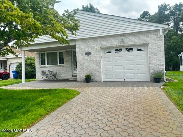 6 Kresson Court, Toms River, NJ 08757