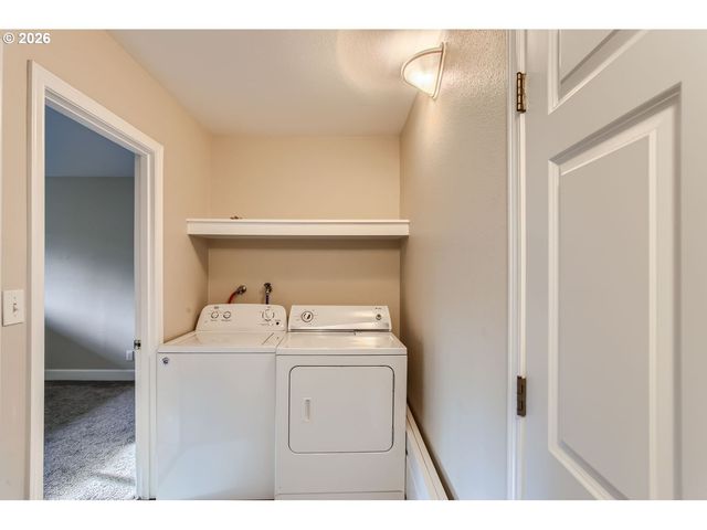 4 TOUCHSTONE 143, Lake Oswego, OR 97035