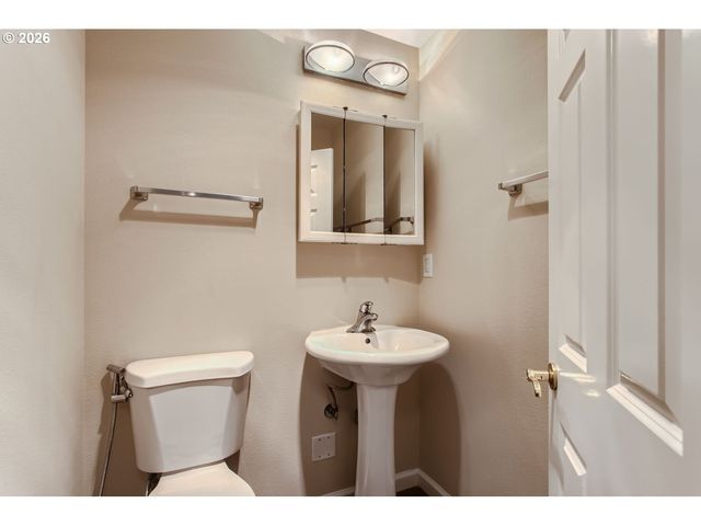 4 TOUCHSTONE 143, Lake Oswego, OR 97035