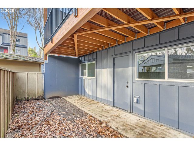 4 TOUCHSTONE 143, Lake Oswego, OR 97035