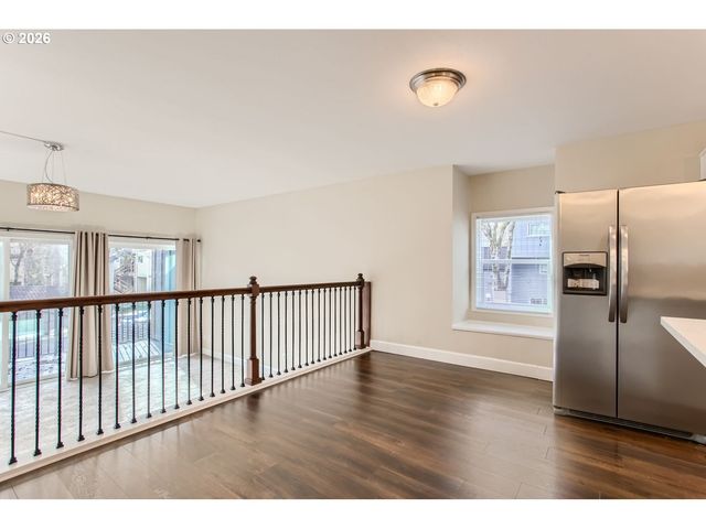 4 TOUCHSTONE 143, Lake Oswego, OR 97035