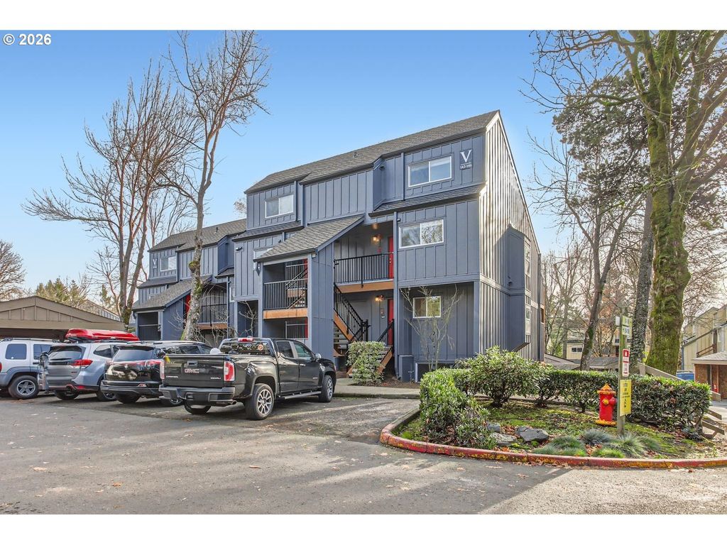 4 TOUCHSTONE 143, Lake Oswego, OR 97035
