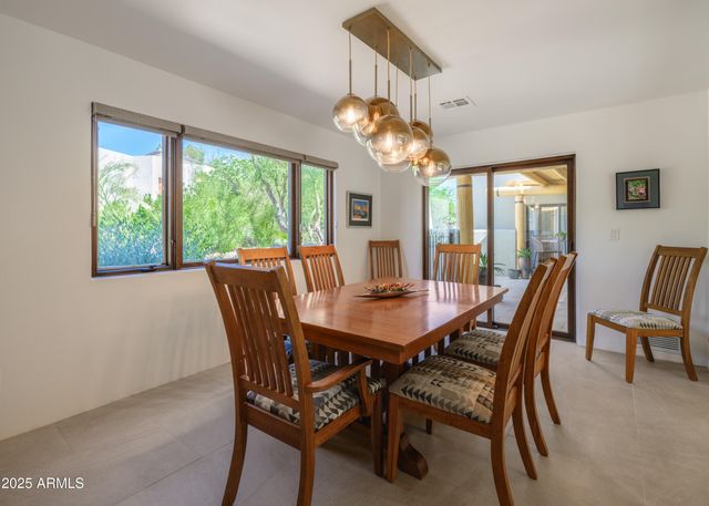 2014 SMOKETREE Drive, Carefree, AZ 85377