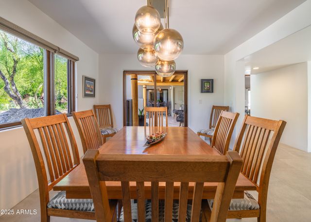 2014 SMOKETREE Drive, Carefree, AZ 85377