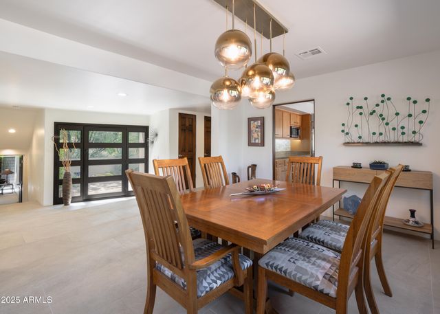 2014 SMOKETREE Drive, Carefree, AZ 85377