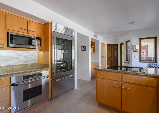 2014 SMOKETREE Drive, Carefree, AZ 85377