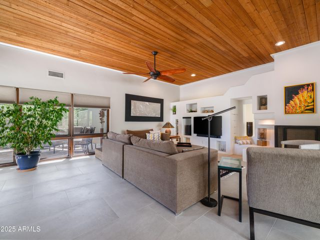 2014 SMOKETREE Drive, Carefree, AZ 85377