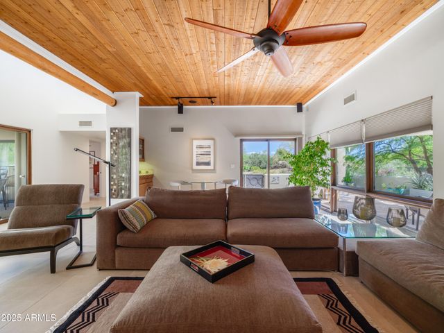 2014 SMOKETREE Drive, Carefree, AZ 85377