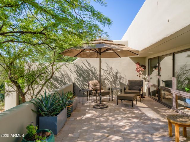 2014 SMOKETREE Drive, Carefree, AZ 85377