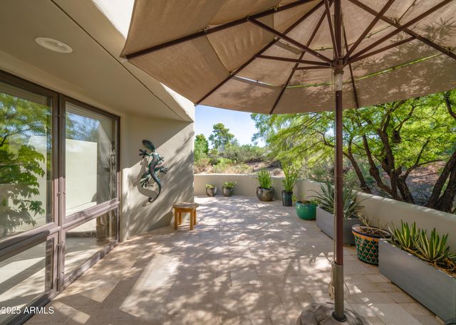 2014 SMOKETREE Drive, Carefree, AZ 85377