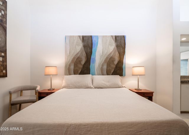 2014 SMOKETREE Drive, Carefree, AZ 85377