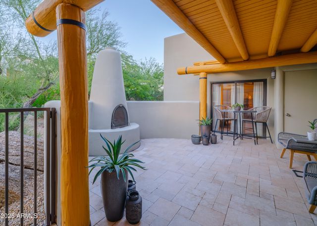 2014 SMOKETREE Drive, Carefree, AZ 85377