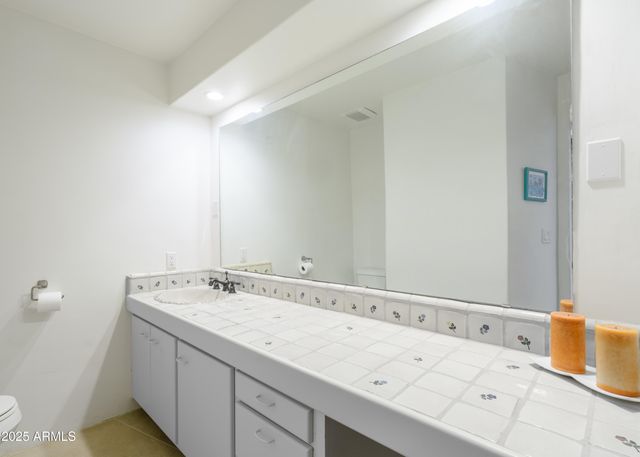 2014 SMOKETREE Drive, Carefree, AZ 85377