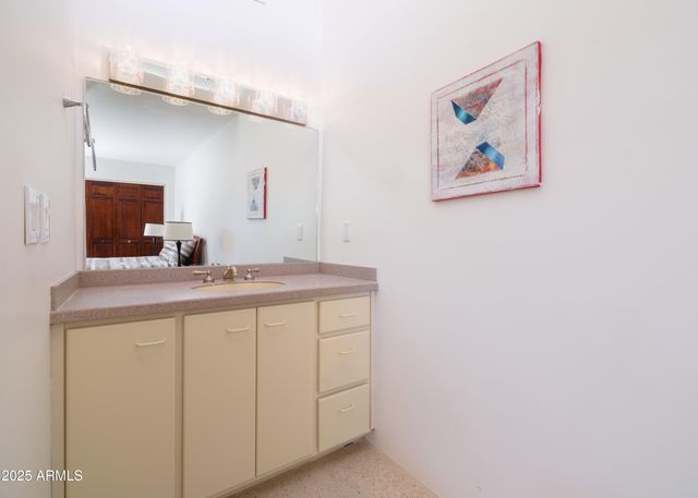 2014 SMOKETREE Drive, Carefree, AZ 85377