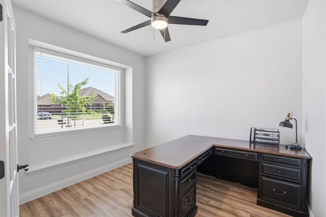 1433 Mesa Crest Drive, Fort Worth, TX 76052
