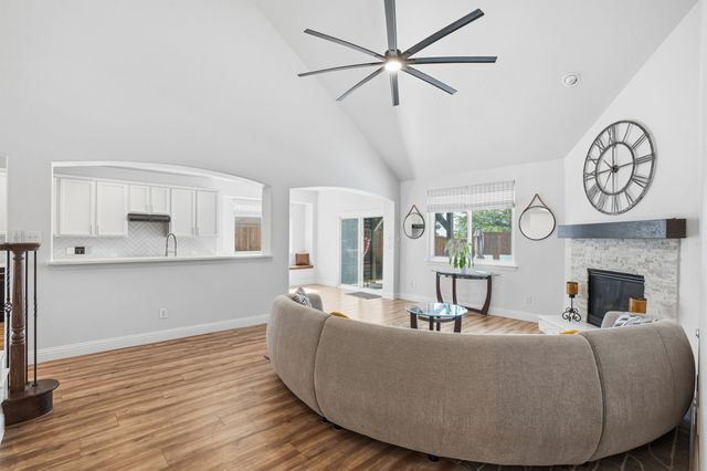 1433 Mesa Crest Drive, Fort Worth, TX 76052