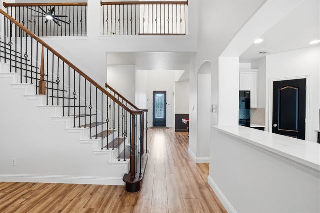 1433 Mesa Crest Drive, Fort Worth, TX 76052