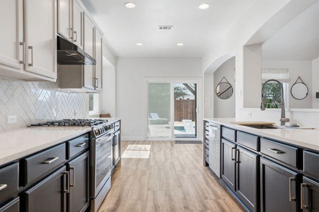 1433 Mesa Crest Drive, Fort Worth, TX 76052