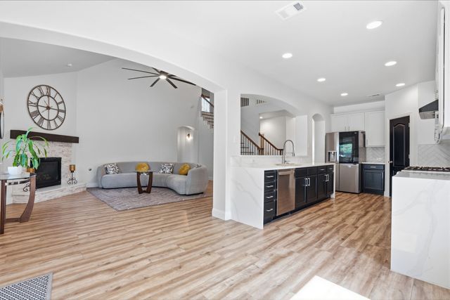 1433 Mesa Crest Drive, Fort Worth, TX 76052