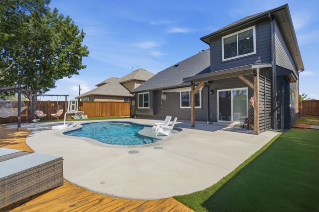 1433 Mesa Crest Drive, Fort Worth, TX 76052